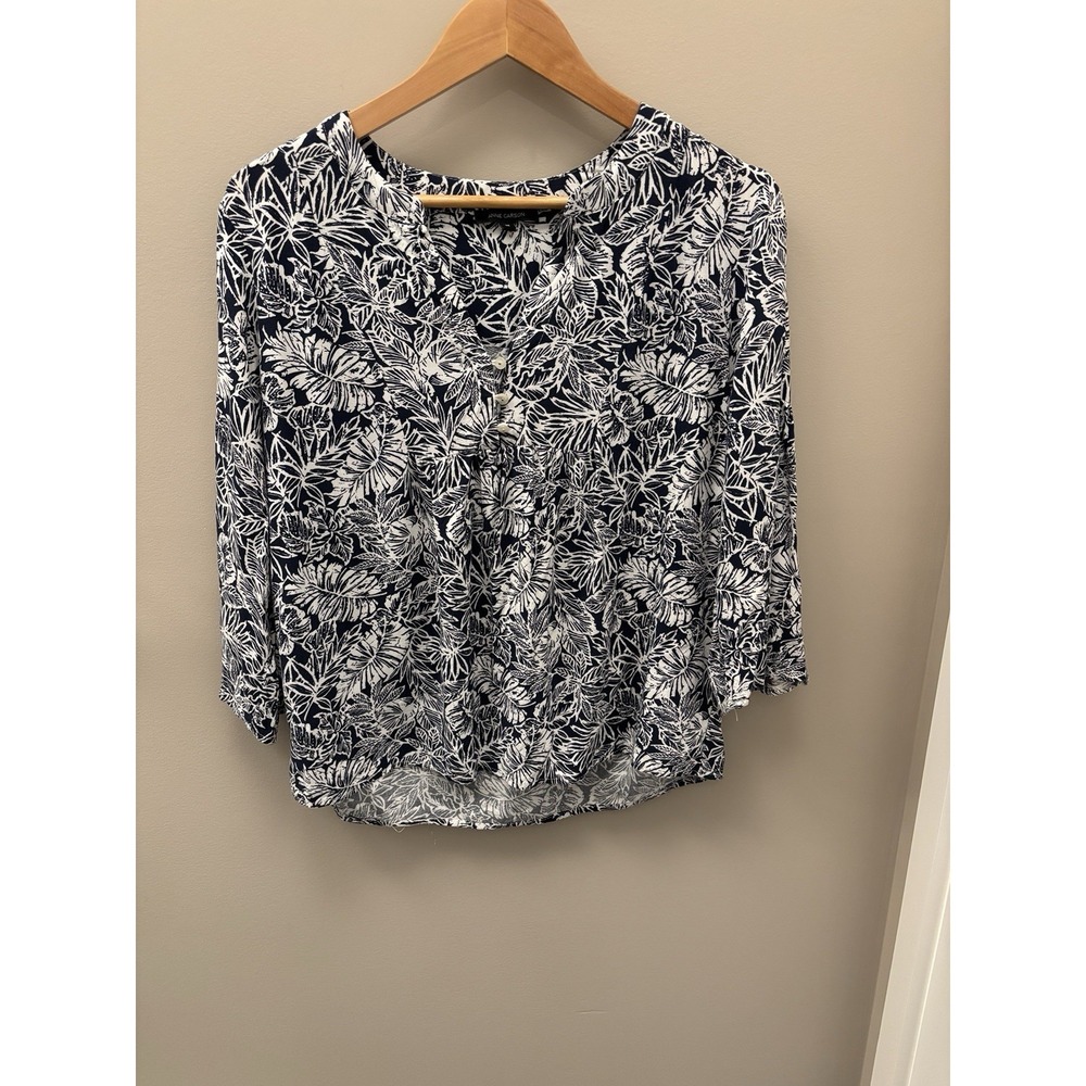 Anne Carson Top Womens M Navy White Leaf Rayon V-Neck Buttons Popover Summer